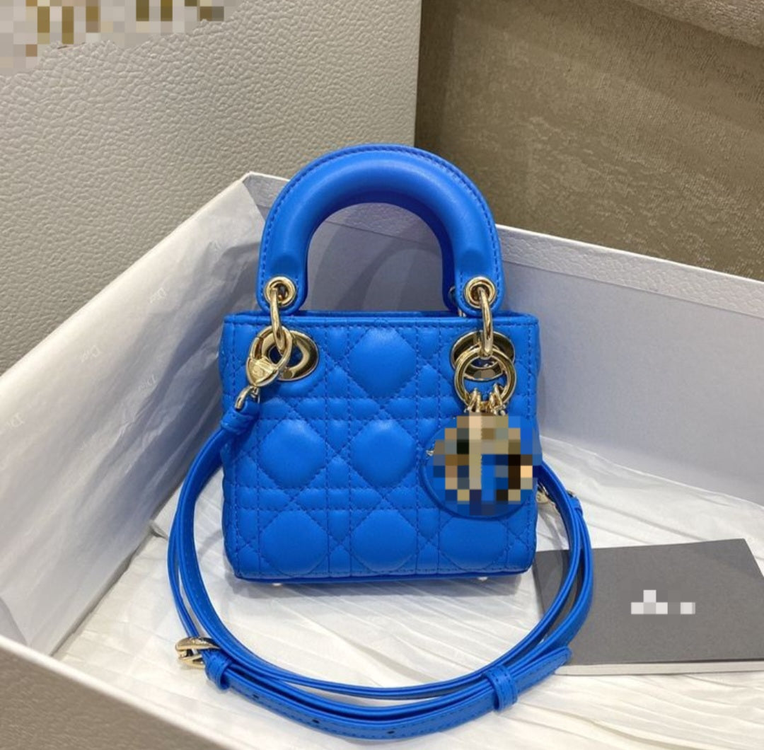 Adore Mini